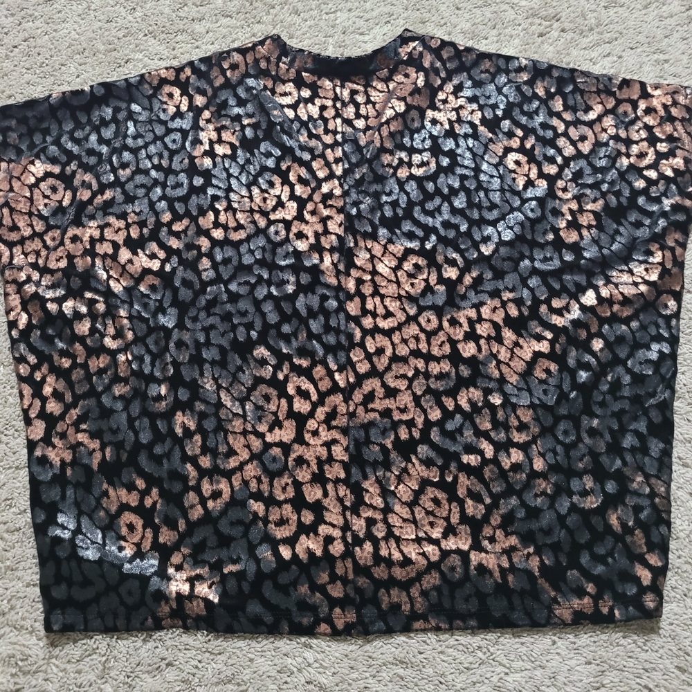 Adrienne Black and Copper Patterned Top